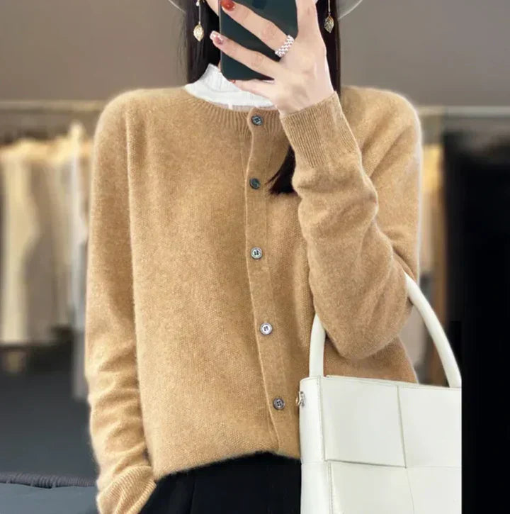 ANNIKA | Soft Woolen Cardigan